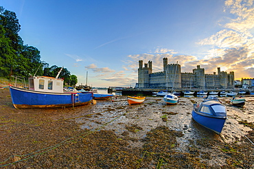 Caernarfon Castle, UNESCO World Heritage Site, Caernarfon, Gwynedd, Wales, United Kingdom, Europe