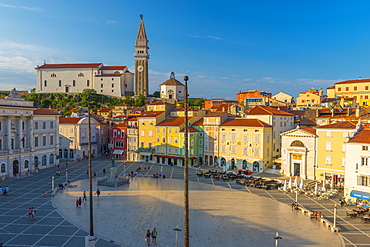 Tartinijev trg (Tartini Square), Church of St. George (Cerkev sv. Jurija), Old Town, Piran, Primorska, Slovenian Istria, Slovenia, Europe