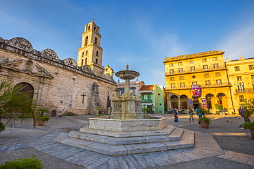 Plaza de San Francisco de Asis, La Habana Vieja (Old Havana), UNESCO World Heritage Site, Havana, Cuba, West Indies, Caribbean, Central America