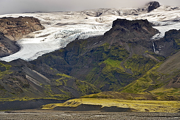 The Oraefajokull glacier, part of Vatnajokull glacier, and mountains around the Skaftafell National Park, southeast area, Iceland, Polar Regions