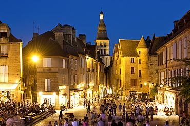 Dusk view of the old town in Sarlat, Dordogne region, France, Europe