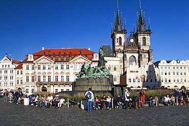 Church of Our Lady Before Tyn and the Jan Hus monument in Staromestske namesti (Old Town Square), Prague, Czech Republic, Europe