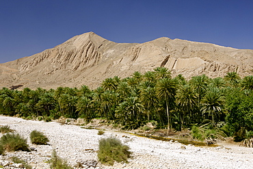 View of Wadi Bani Khalid in the eastern Hajar mountains (Al Hajar ash sharq) of the sultanate of Oman.