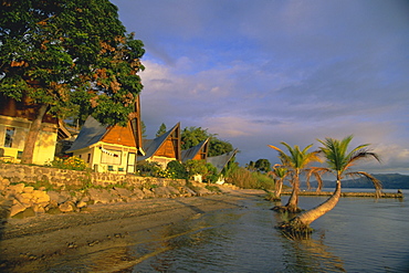 Toba Batak style cabins at Le Shangri-La resort near Ambarita on Samosir Island, Lake Toba, Sumatra, Indonesia, Southeast Asia, Asia