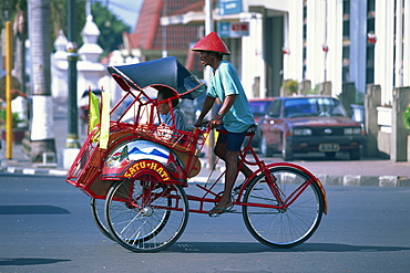 A becak cycle rickshaw in Yogyakarta, Java, Indonesia, Southeast Asia, Asia