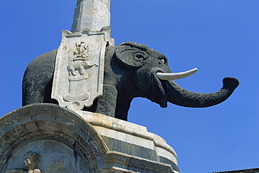 An 18th century fountain with lava elephant and Egyptian obelisk, Piazza del Duomo, Catania, Sicily, Italy, Europe