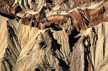 The 1500ft deep Upheaval Dome, possibly caused by the movement of salt deposits under the sandstone, in the Island in the Sky area of this spectacular park, Canyonlands National Park, Utah, United States of America (USA), North America