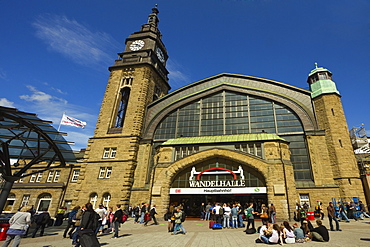 The Wandelhalle (Promenade Hall) entrance to a shopping centre in the railway Central Station on Steintorwall, Hamburg, Germany, Europe