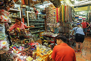 Tourists and cheap jewellery and souvenirs at the Toul Tum Poung Russian Market, Toul Tum Poung, city centre, Phnom Penh, Cambodia, Indochina, Southeast Asia, Asia