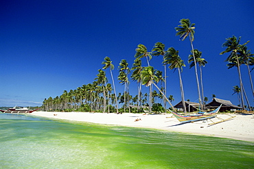 Beach on the west coast of resort island of Boracay off the coast of Panay, in the Philippines, Southeast Asia, Asia