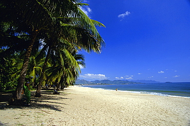 Beach, which stretches for 6 kilometers, Nha Trang, Vietnam, Indochina, Southeast Asia, Asia