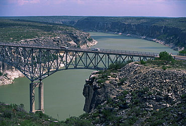 Highway 40 Bridge over Pecos River, east of Langtry, west Texas, United States of America, North America