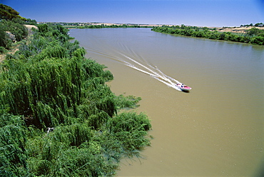 The Murray River at Murray Bridge, the state's largest river town, south east of Adelaide, South Australia, Australia, Pacific