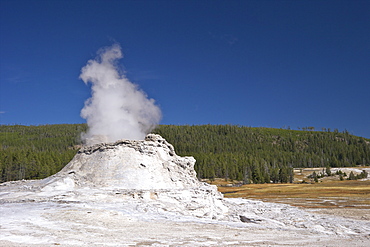 Castle Geyser, Upper Geyser Basin, Yellowstone National Park, UNESCO World Heritage Site, Wyoming, United States of America, North America 