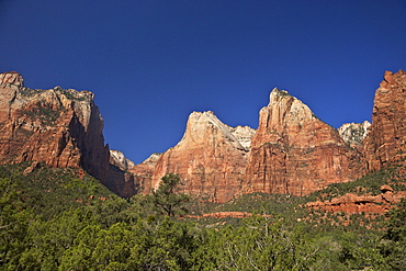 Court of the Patriarchs, Abraham Peak, Isaac Peak, Mount Moroni and Jacob Peak, Zion National Park, Utah, United States of America, North America 