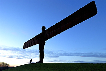 Angel of the North by Antony Gormley, erected 1998, Gateshead, Tyne and Wear, England, United Kingdom, Europe 