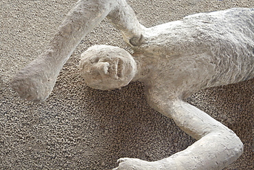 Man's body plaster cast inside Macellum, Pompeii, UNESCO World Heritage Site, Campania, Italy, Europe