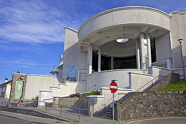 Tate Gallery in summer sunshine, St. Ives, Cornwall, England, United Kingdom, Europe