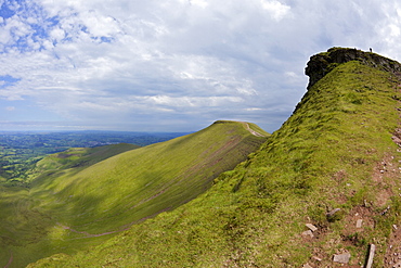 Walkers on Pen-y-Fan in spring sunshine, Brecon Beacons National Park, Powys, Wales, United Kingdom, Europe