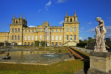 Water Gardens, Blenheim Palace, UNESCO World Heritage Site, Woodstock, Oxfordshire, England, United Kingdom, Europe