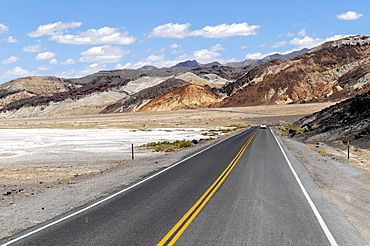 National road 178 in Death Valley, Death Valley National Park, California, USA, North America