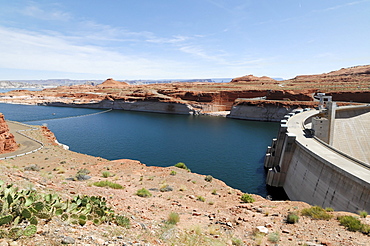 Glen Canyon Dam, Lake Powell reservoir, Arizona, USA