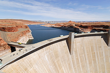 Glen Canyon Dam, Lake Powell reservoir, Arizona, USA