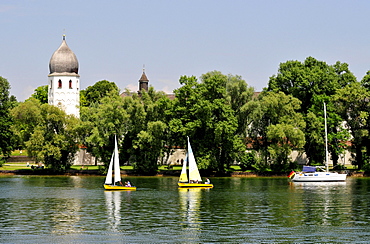 Sailing boats in front of the tower of the Benedictine Monastery dating from the 8th Century on Fraueninsel, Women's Island, Lake Chiemsee, Chiemgau, Bavaria, Germany, Europe