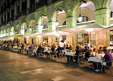 Night shot, night life, Placa Reial, restaurants, Barcelona, Catalonia, Spain, Europe