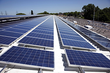 Construction of a large photovoltaic system on several rooftops, 16000 square metres, Gelsenkirchen, North Rhine-Westphalia, Germany, Europe