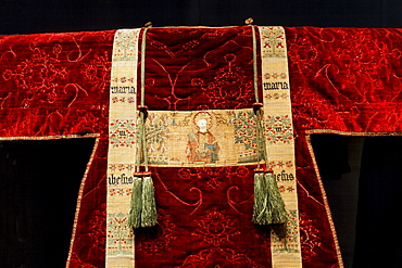 Precious embroidered chasuble, historical liturgical garment, Stiftsmuseum Museum Xanten monastery museum, Xanten, Niederrhein region, North Rhine-Westphalia, Germany, Europe