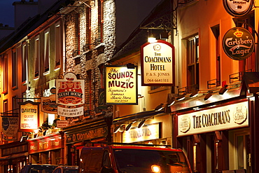 Henry Street at night, Kenmare, Ring of Kerry, County Kerry, Ireland, British Isles, Europe