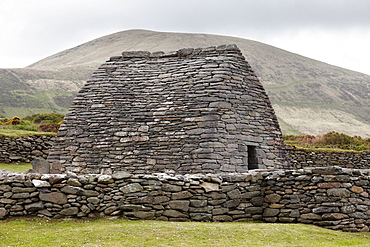 Early Christian church, corbelled vault, Gallarus Oratory, Dingle Peninsula, County Kerry, Ireland, British Isles, Europe