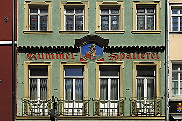 Old house facade of the Kuemmel Spalterei, traditional distillery of cumin aquavit, Hauptstrasse 117, Heidelberg, Baden-Wuerttemberg, Germany, Europe