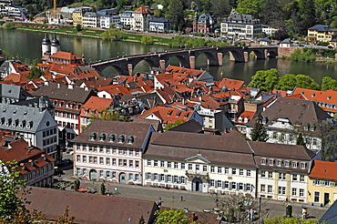 View from the Castle over Heidelberg with the Brueckentor bridge gate, Old Bridge and the Neckar River, Schlosshof, Heidelberg, Baden-Wuerttemberg, Germany, Europe