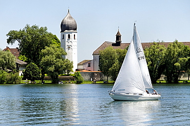 Sailing yacht off the Fraueninsel island, lake Chiemsee, Chiemgau, Upper Bavaria, Germany, Europe