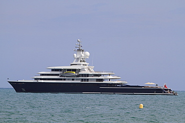 Motor yacht Luna, Lloyd shipyard, length 115 m, built in 2010, lying off Antibes, Departement Alpes Maritimes, Region Provence Alpes Cote d'Azur, France, Europe