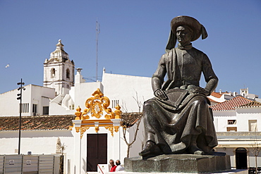 Memorial to Henry the Navigator, Infante D. Henrique, on the Praca da Republica in Lagos, Algarve, Portugal, Europe