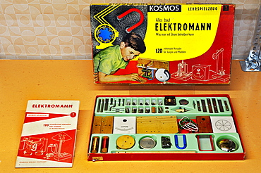 Electronic toy box, exhibition of the Favourite Technologies of the 1950s, Deutsches Museum, Munich, Bavaria, Germany, Europe