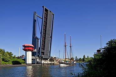 Reiherstieg Bascule Bridge, Neuhoefer Strasse, Hamburg, Germany, Europe