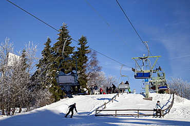 Chair lift, Herrloh skiing area, Winterberg, Sauerland region, North Rhine-Westphalia, Germany, Europe