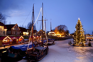 Museumshafen, museum harbour, with Christmas lights, North Sea resort of Carolinensiel, Wittmund region, North Sea, East Frisia, Lower Saxony, Germany, Europe