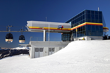 Ropeway, gondola lift, St. Vigil, mountaintop plateau on Kronplatz mountain, 2272 m, Kronplatz winter sport region, Bruneck, Puster Valley, Province of Bolzano-Bozen, Italy, Europe