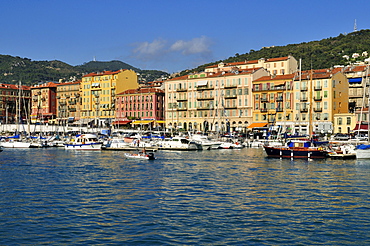 Boats in the harbour of Nice, Nizza, Cote d'Azur, Alpes Maritimes, Provence, France, Europe