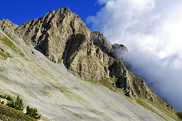 Mountains in the upper Var valley, Mercantour National Park, Haute Verdon mountains, Alpes-de-Haute-Provence, France, Europe