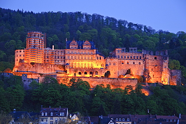 Heidelberger Schloss castle at dusk, Heidelberg, Baden-Wuerttemberg, Germany, Europe