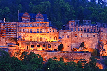 Heidelberger Schloss castle at dusk, Heidelberg, Baden-Wuerttemberg, Germany, Europe