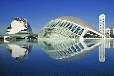 Palau de les Arts Reina Sofia, opera building at back, and L'Hemisferic, Imax cinema and planetarium at front, Ciudad de las Artes y las Ciencias, City of Arts and Sciences, designed by Spanish architect Santiago Calatrava, Valencia, Comunidad Valenciana,