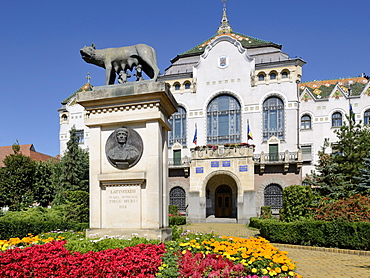 Art Nouveau Palace of Culture with statue of Romulus and Remus, Targu Mures, Mure& County, Transylvania, Romania, Europe