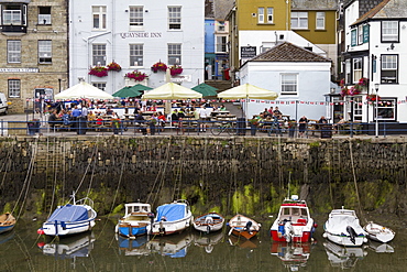 Boats in the harbour at the Quayside Inn, Falmouth, Cornwall, England, United Kingdom, Europe